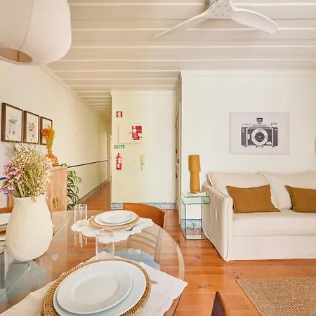 Charming Escape At Sao Jorge Castle Apartman