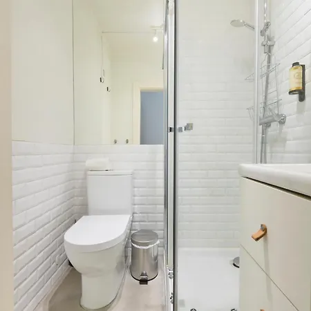 Charming Escape At Sao Jorge Castle Apartman